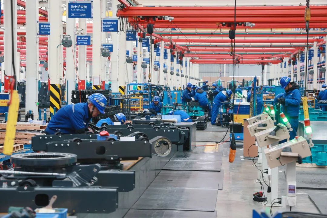 向着冲刺目标全力以赴！山河智能正式开工