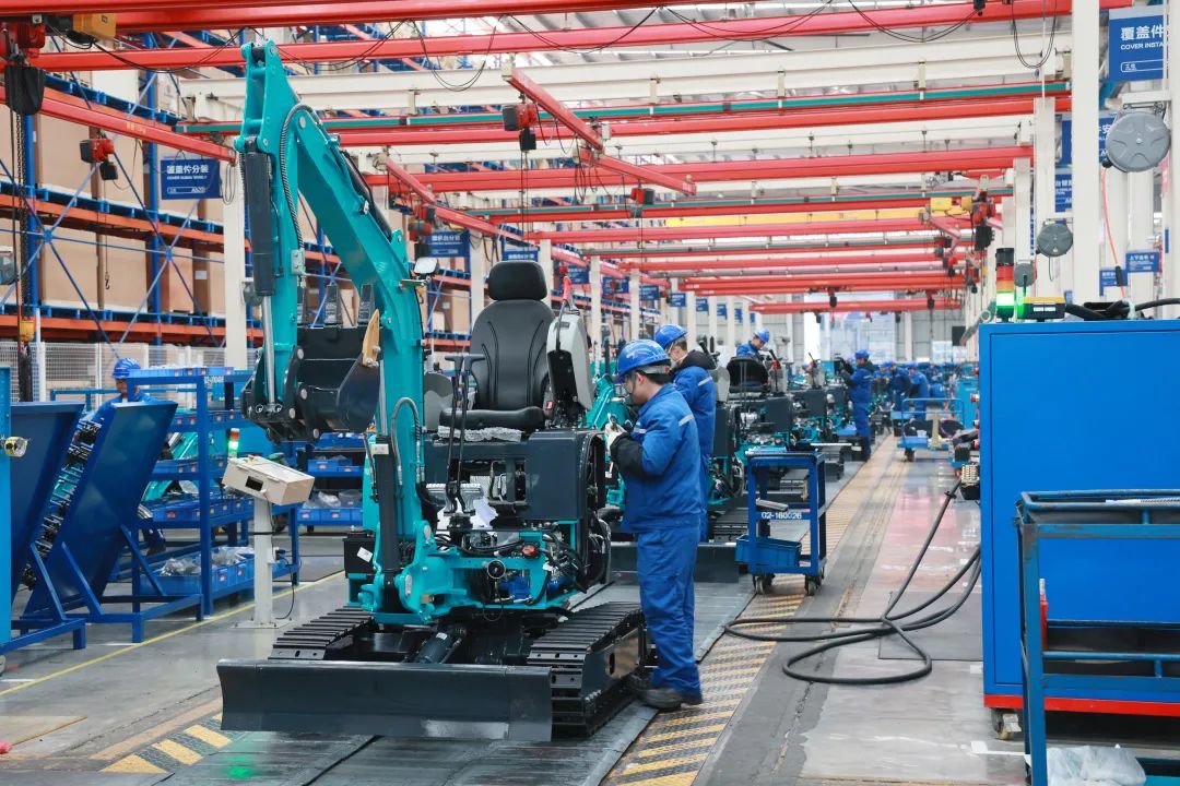 向着冲刺目标全力以赴！山河智能正式开工