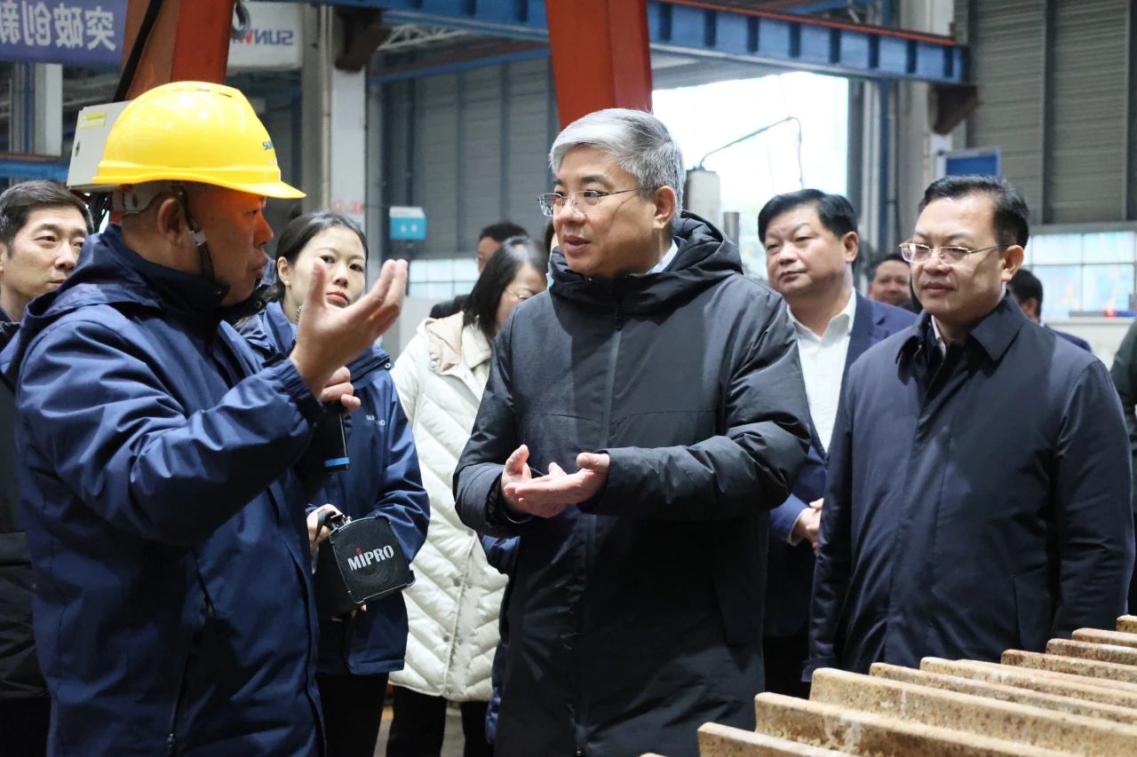 商务部部长助理唐文弘调研山河智能